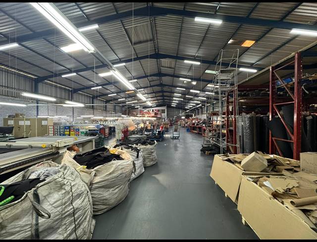 2,991M² WAREHOUSE FOR SALE IN STORMILL